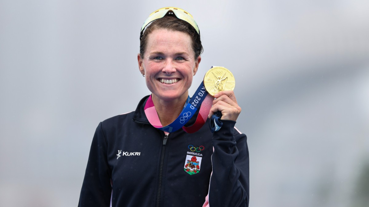 Flora-Duffy-Olympic-Triathlon-Gold-Tokyo-2020-resized