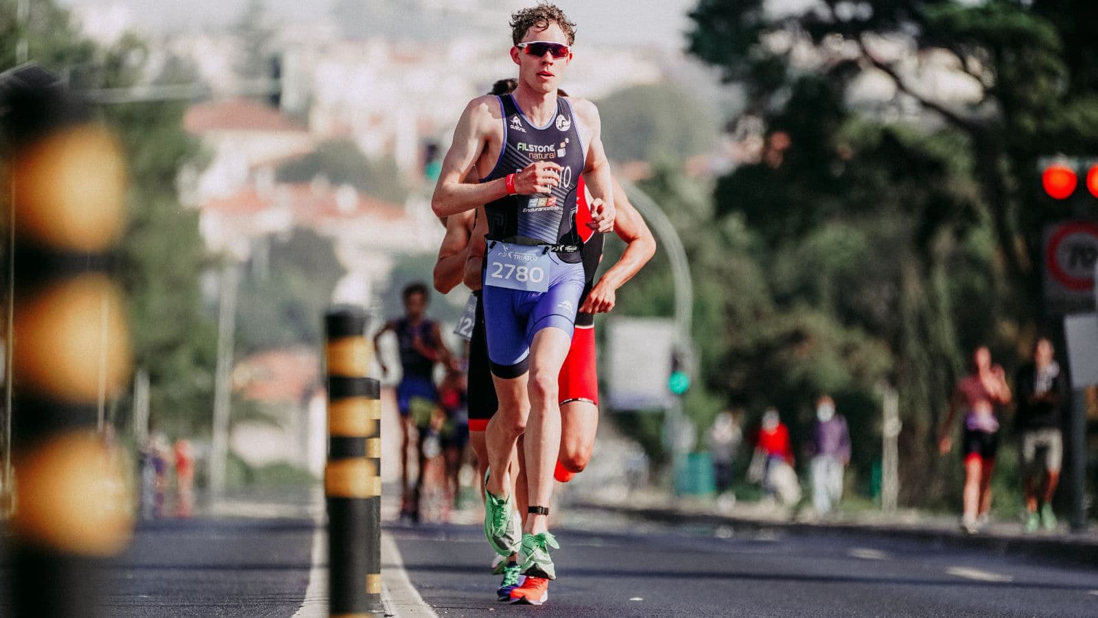 Triathlete feeling constant joint pain during triathlon run race