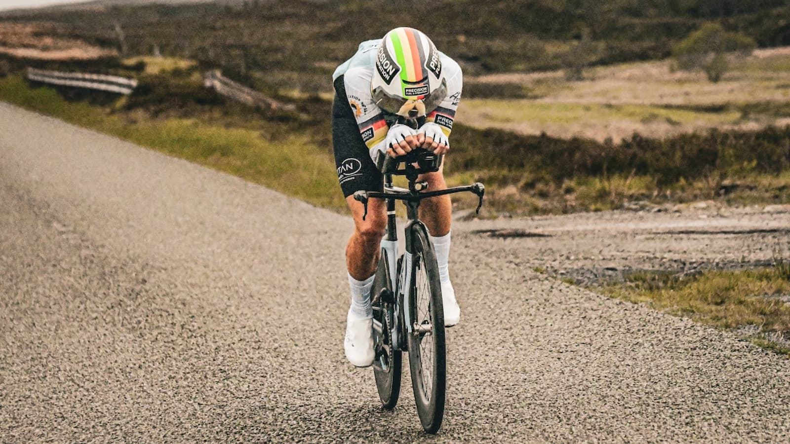 Cyclist performing a 20-minute all-out effort on an indoor trainer to test FTP