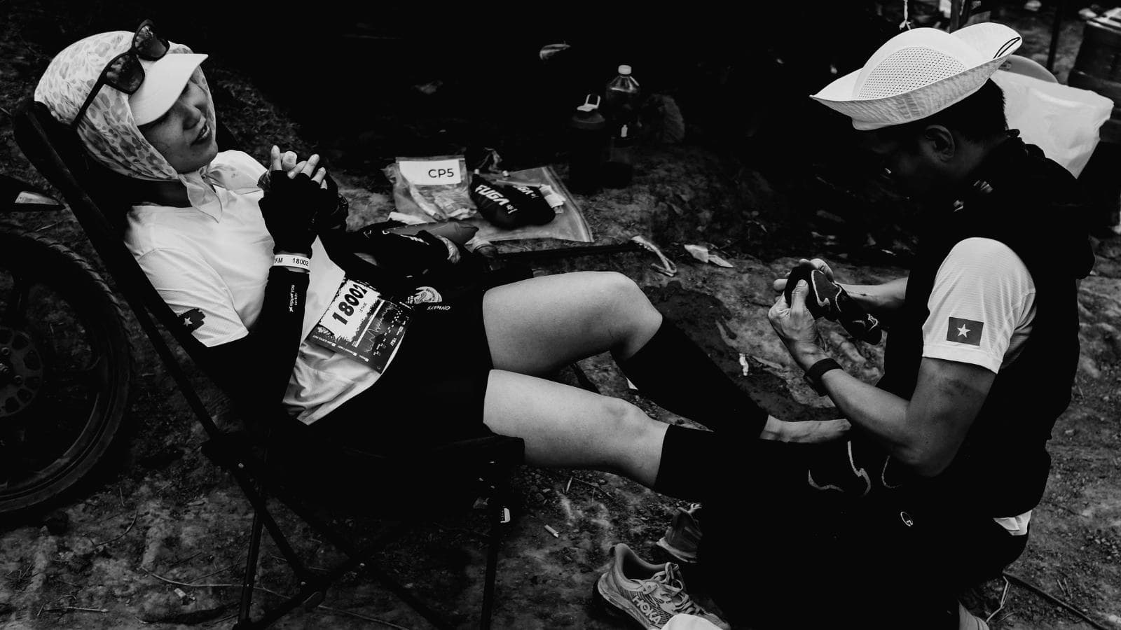 Triathlete taking a break from demanding running and cycling sessions while managing pain in the patellar tendon.