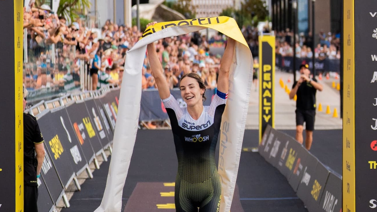 Cassandre Beaugrand wins Supertri Jersey 2026