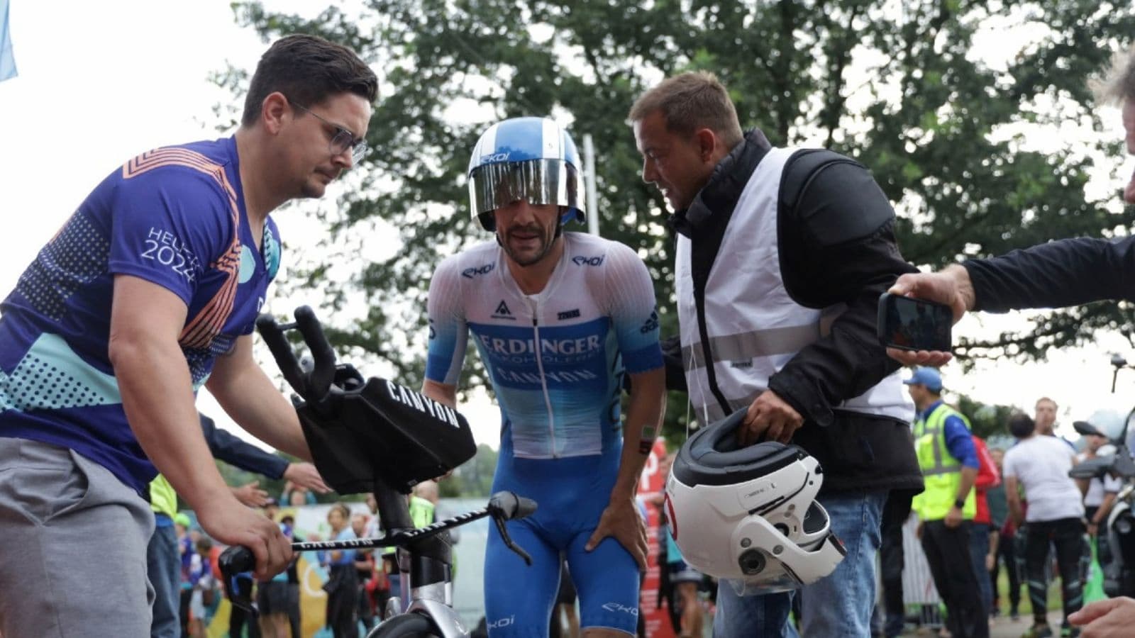 Triathlete forced to leave the race amidst sustaining massive injury